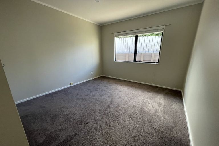Photo of property in 95 Hobsonville Road, West Harbour, Auckland, 0618
