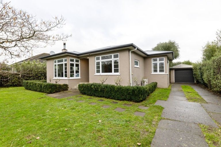 Photo of property in 16 Ihle Street, Terrace End, Palmerston North, 4410