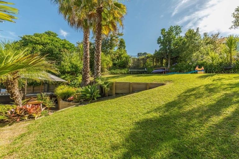 Photo of property in 1/39 Seaton Road, Murrays Bay, Auckland, 0630