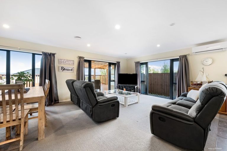 Photo of property in 21 Whitbourne Heights, Manurewa, Auckland, 2105
