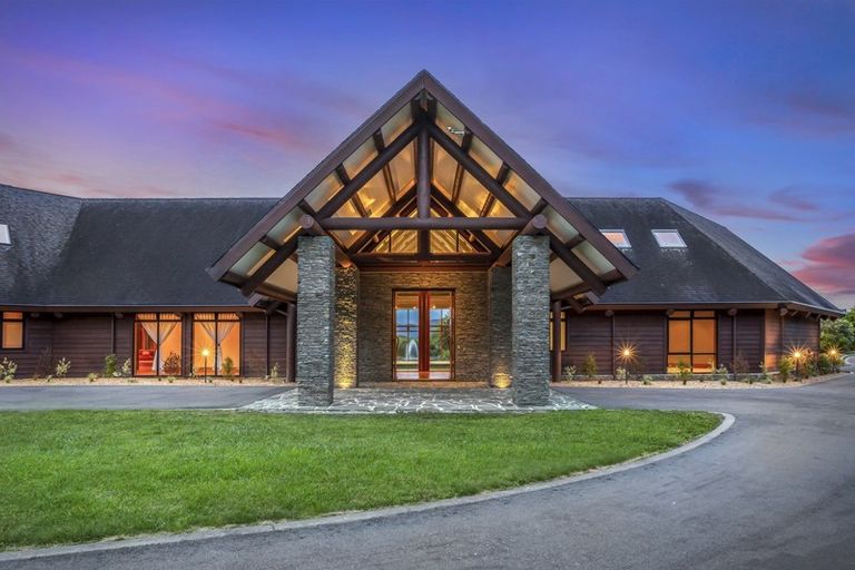 Photo of property in 132 Milne Drive, Paraparaumu, 5032