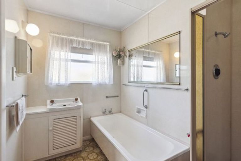 Photo of property in 18 Princes Street, Levin, 5510