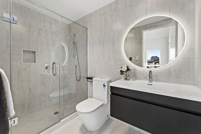 Photo of property in 6 Cara Avenue, Kumeu, 0810