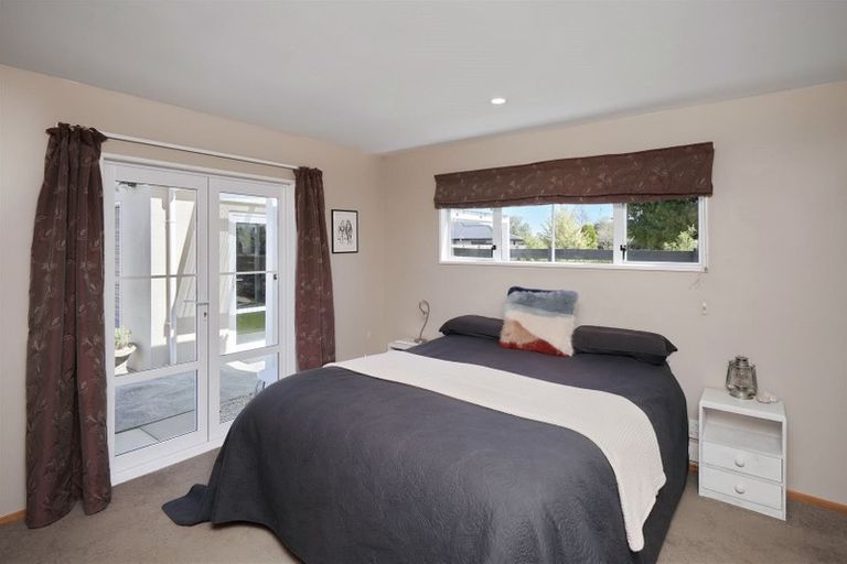 Photo of property in 33 Taranaki Drive, Woodend, 7610