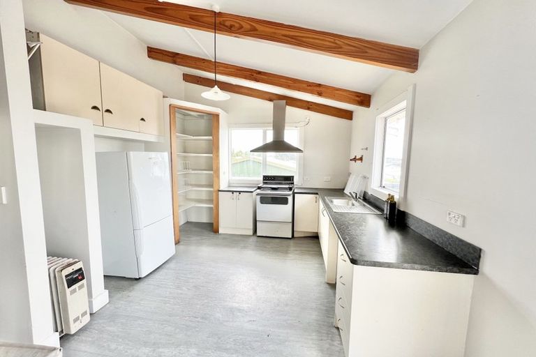 Photo of property in 1/84 Lynwood Road, New Lynn, Auckland, 0600