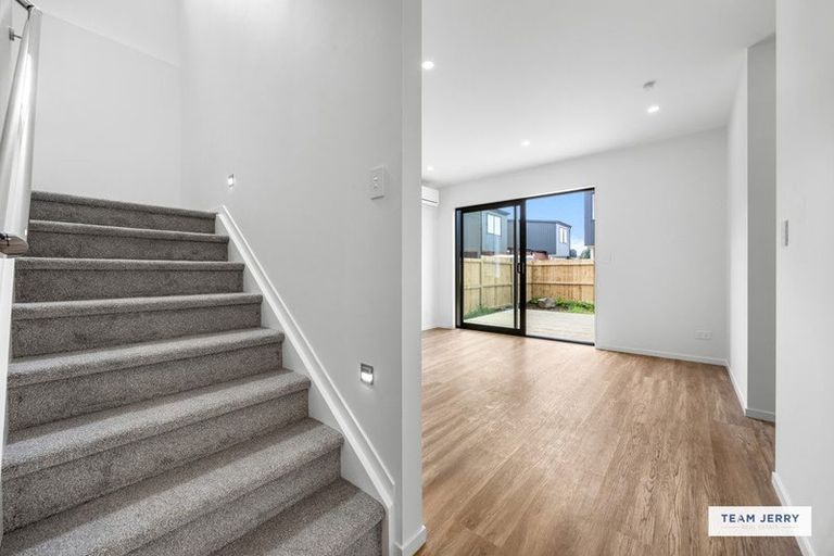Photo of property in 38 Stableford Crescent, Opaheke, 2113
