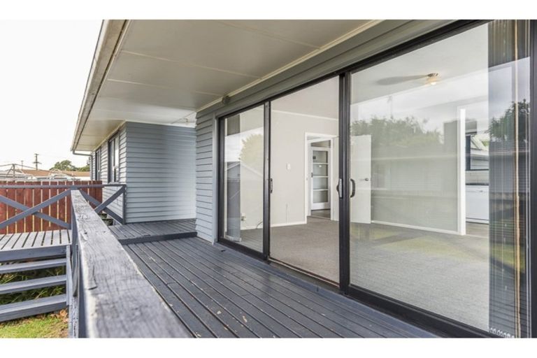 Photo of property in 13 Kamaka Road, Mangere Bridge, Auckland, 2022