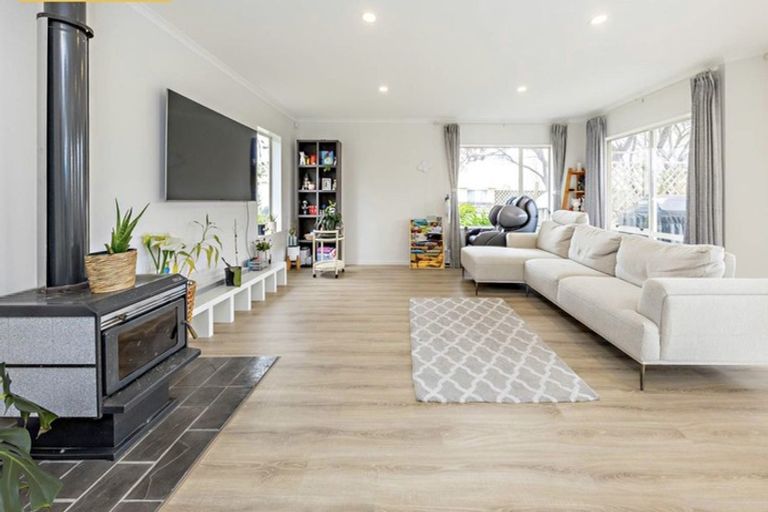 Photo of property in 2 Robina Court, Burswood, Auckland, 2013