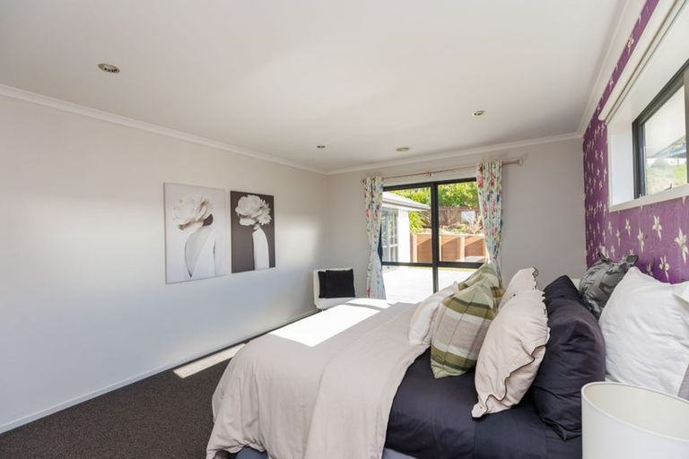 Photo of property in 115 Amesbury Drive, Churton Park, Wellington, 6037