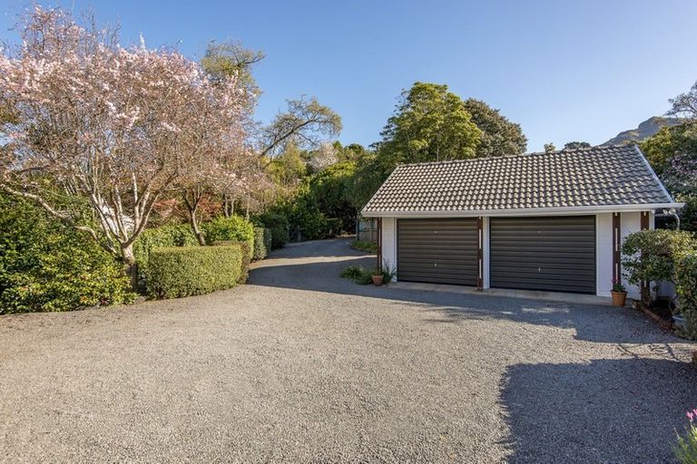 Photo of property in 11 Merlincote Crescent, Governors Bay, Lyttelton, 8971