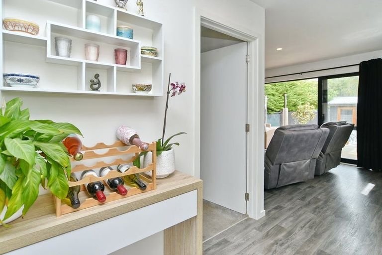 Photo of property in 69a Douglas Road, Amberley, 7410