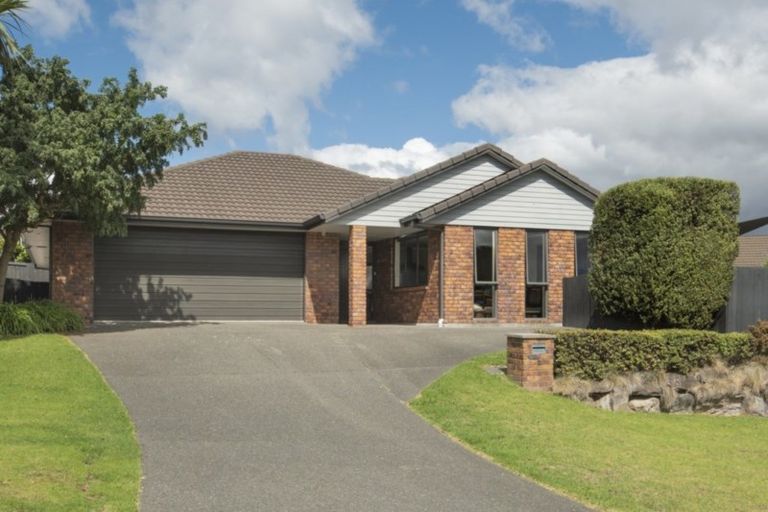 Photo of property in 2 Lochay Place, Pyes Pa, Tauranga, 3112