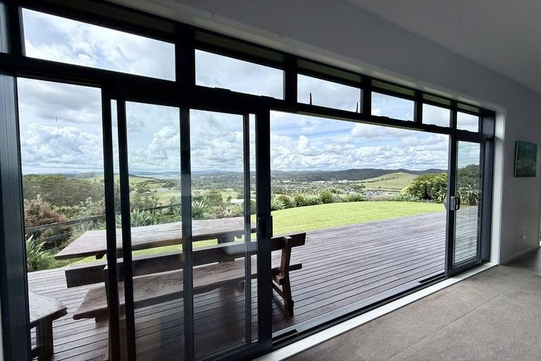 Photo of property in 157 Tui Glen Road, Haruru, 0204