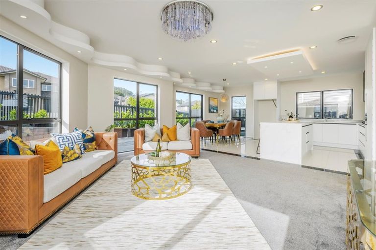 Photo of property in 55 Packspur Drive, Flat Bush, Auckland, 2016