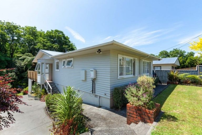 Photo of property in 9 Beaumont Crescent, Frankleigh Park, New Plymouth, 4310