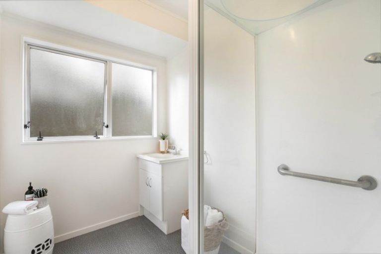 Photo of property in 2/58 Opaheke Road, Opaheke, Papakura, 2113