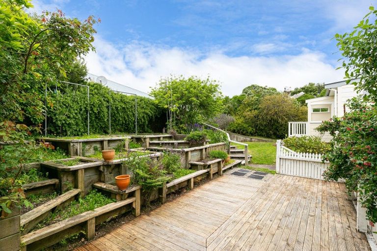 Photo of property in 52 Totara Road, Miramar, Wellington, 6022