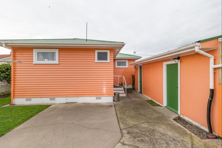 Photo of property in 28 Power Street, Levin, 5510