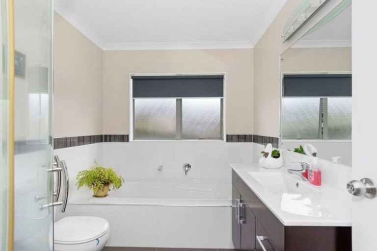 Photo of property in 108 Waterside Drive, Pyes Pa, Tauranga, 3112