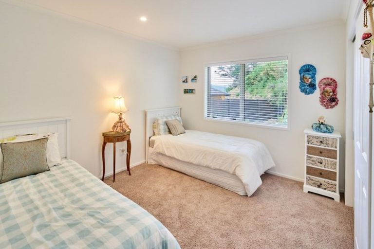 Photo of property in 2 Lila Gillies Lane, Riverstone Terraces, Upper Hutt, 5018