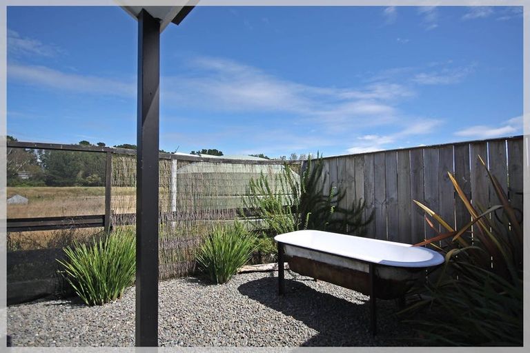 Photo of property in 450 Foxton Shannon Road, Foxton, 4893