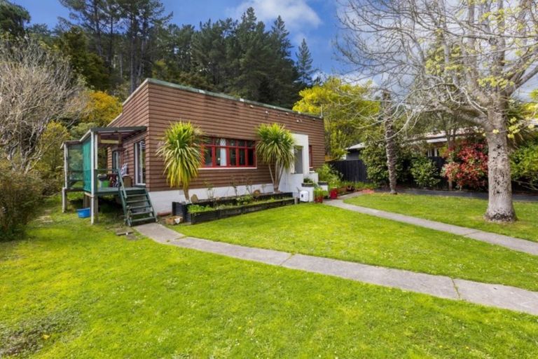 Photo of property in 7 Elmslie Road, Pinehaven, Upper Hutt, 5019