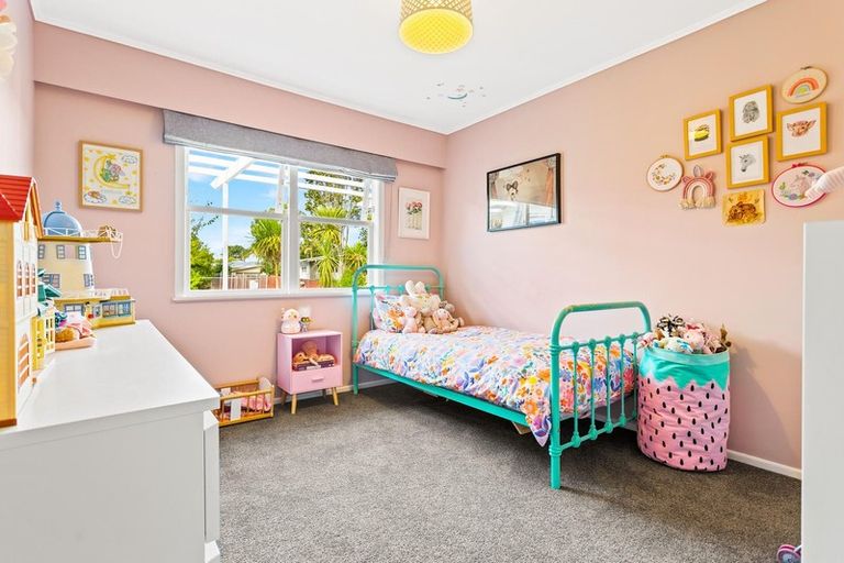 Photo of property in 19 Brennan Avenue, Te Atatu Peninsula, Auckland, 0610