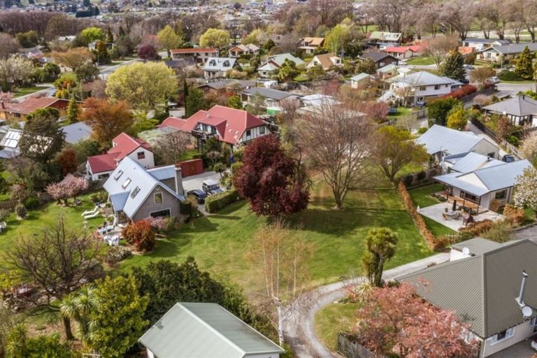 Photo of property in 18 Heuchan Lane, Wanaka, 9305