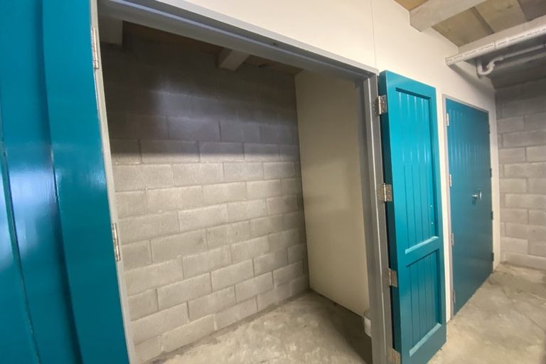 Photo of property in 50b Hawker Street, Mount Victoria, Wellington, 6011