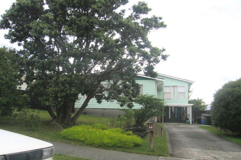 Photo of property in 10 Chestnut Grove, Maungaraki, Lower Hutt, 5010