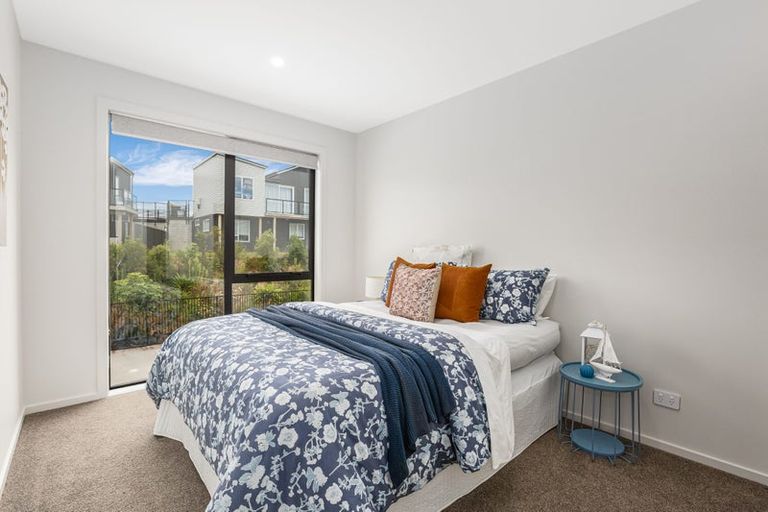 Photo of property in 40 Koreke Close, Kenepuru, Porirua, 5022