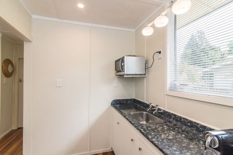 Photo of property in 5 Aorangi Road, Paraparaumu, 5032