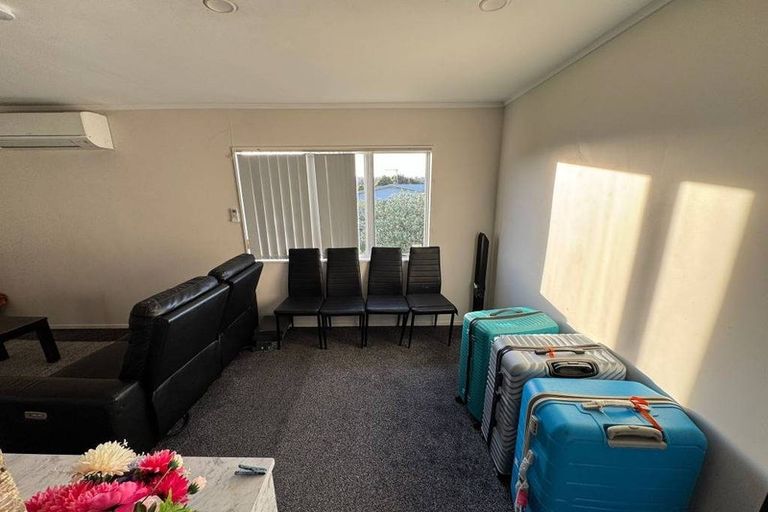 Photo of property in 15 Hinerau Street, Henderson, Auckland, 0612