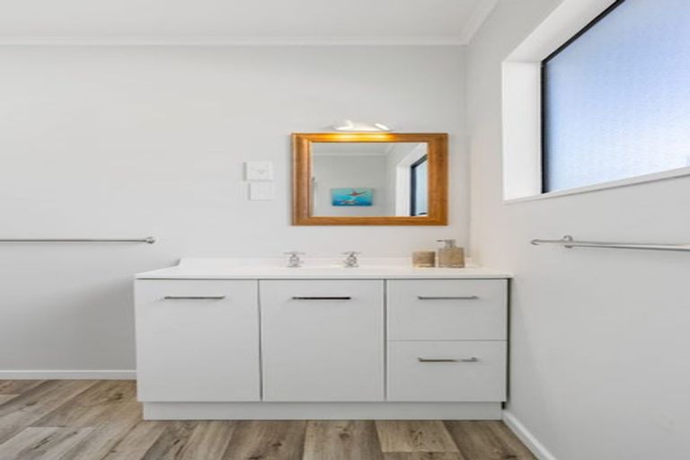 Photo of property in 305a Chartwell Avenue, Whangamata, 3620