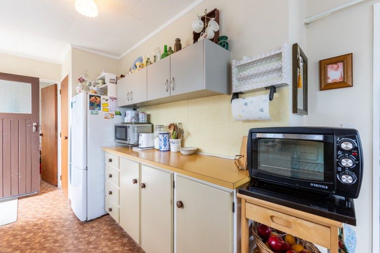 Photo of property in 20 Ross Street, Woodville, 4920