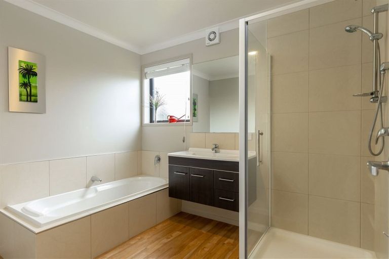 Photo of property in 18 Russell Street, Picton, 7220