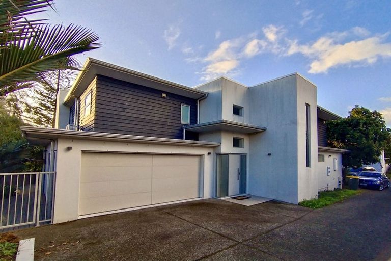 Photo of property in 10a Waterloo Road, Milford, Auckland, 0620