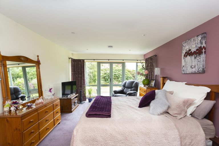 Photo of property in 12 Grove Avenue, Weston, Oamaru, 9401