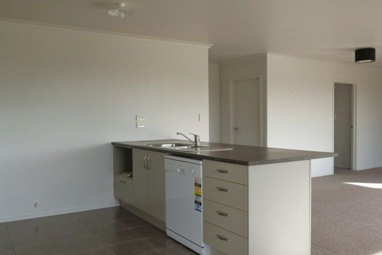Photo of property in 32 Ocean View Rise, Ruakaka, 0116