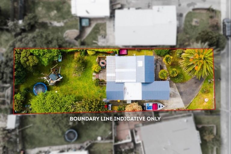 Photo of property in 3 Walton Road, Paraparaumu Beach, Paraparaumu, 5032