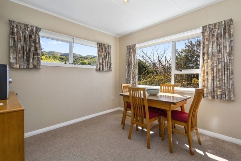 Photo of property in 23 Findlay Street, Tawa, Wellington, 5028