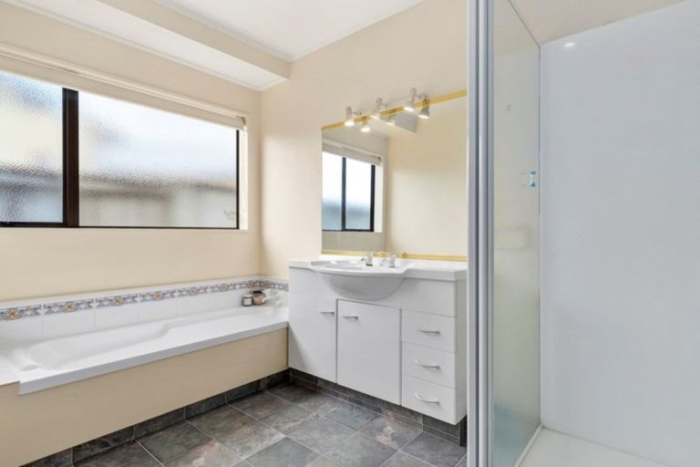 Photo of property in 50 Keswick Crescent, Huntington, Hamilton, 3210