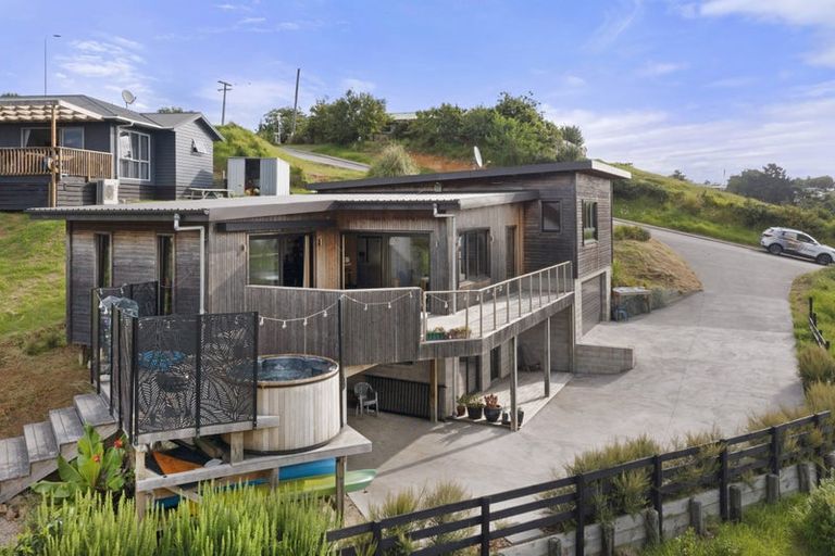 Photo of property in 21 Primrose Street, Raglan, 3225