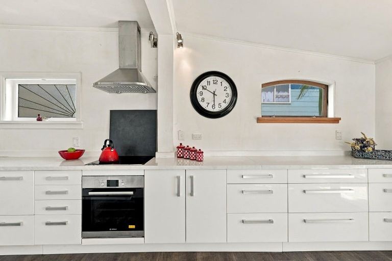 Photo of property in 25 Puriri Street, Helensville, 0800