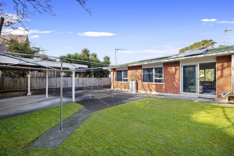 Photo of property in 10 Shaldon Crescent, Blagdon, New Plymouth, 4310