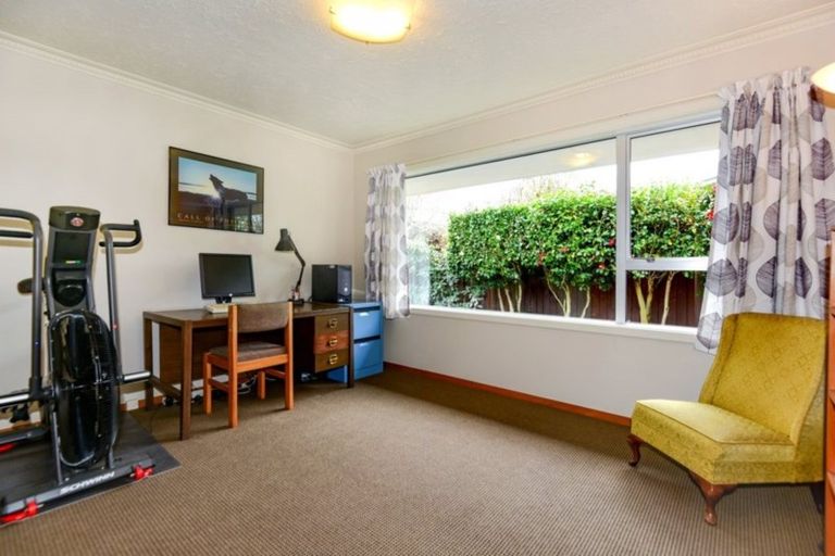 Photo of property in 4 Kirkdale Place, Avonhead, Christchurch, 8042