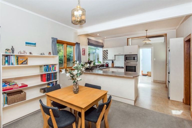 Photo of property in 30 Rodrigo Road, Kilbirnie, Wellington, 6022