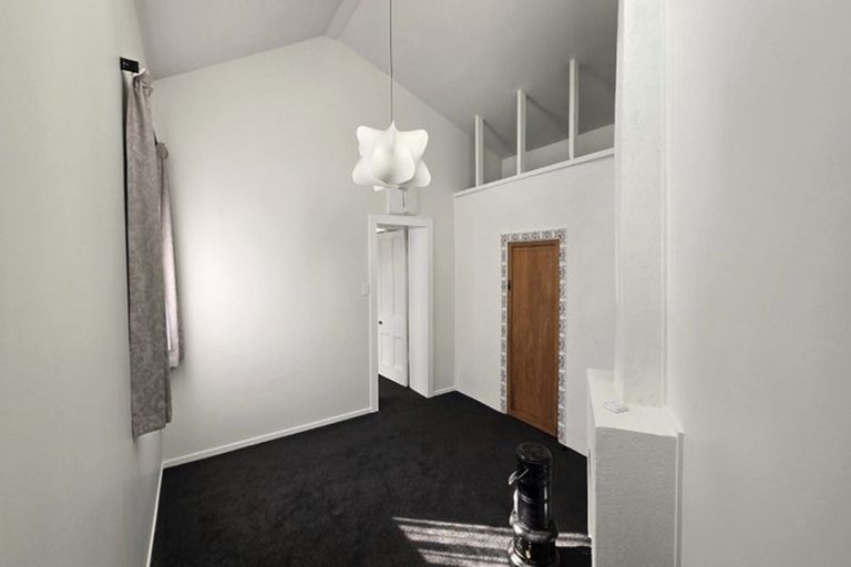 Photo of property in 125 Muritai Road, Eastbourne, Lower Hutt, 5013