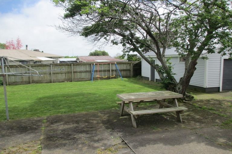 Photo of property in 19 Bartholomew Road, Levin, 5510