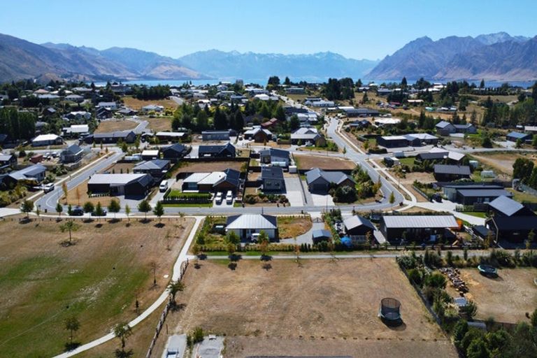 Photo of property in 13 Dingle Street, Lake Hawea, 9382